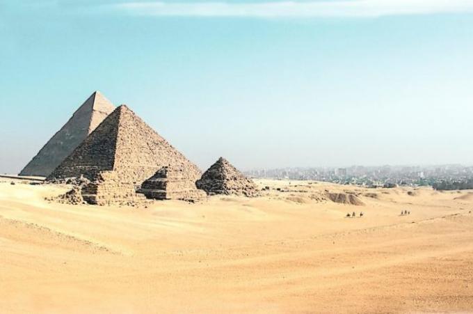 모험적인 일 - Cairo.jpeg의 피라미드 방문